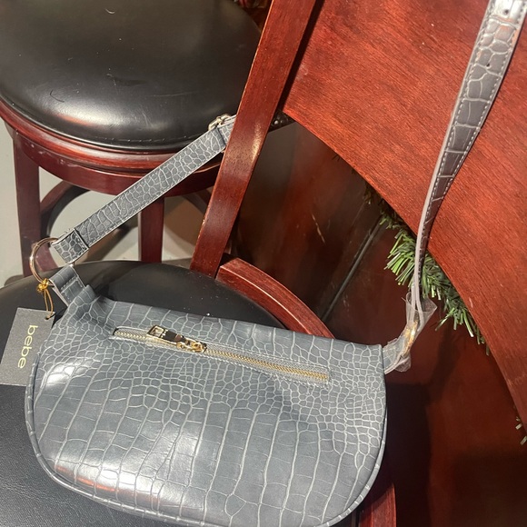 Brand New BeBe waist/ body bag - Picture 3 of 4